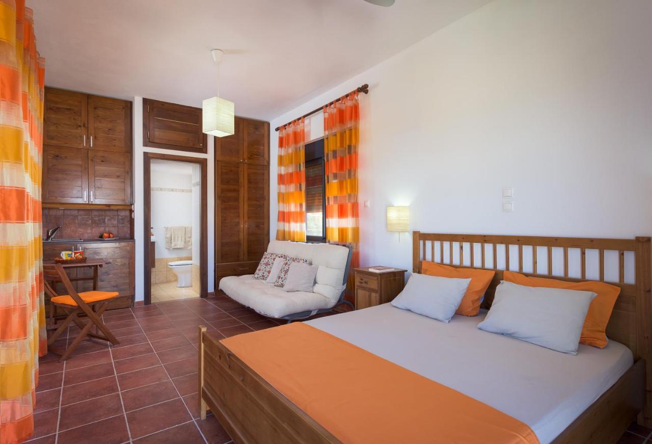 Cristelia Seafront & Pool Villa Lacónia Exterior foto